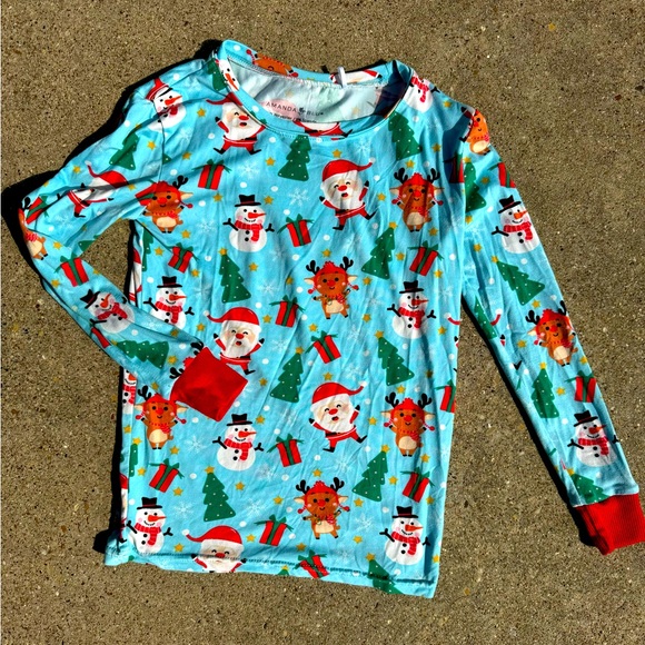 Amanda Blu, Holiday Pajama Set, Size Youth Medium - Picture 2 of 7
